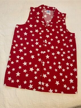 Red Star Print Sleeveless Button-Front Womens Top Size M, EUC